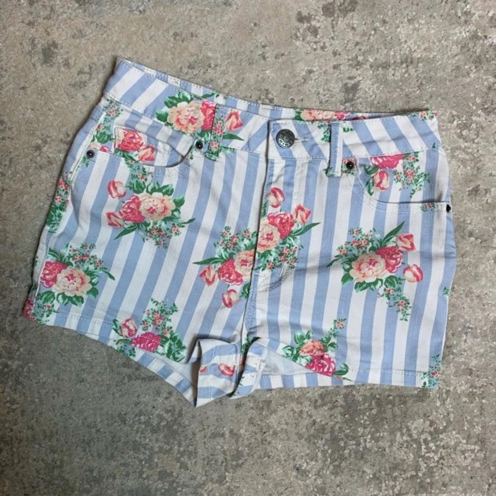 NWOT BDG Floral Erin High Rose Shorts